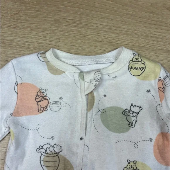 Disney Baby 0/3M Winnie the Pooh HUNNY Footie one Piece - Picture 4 of 6